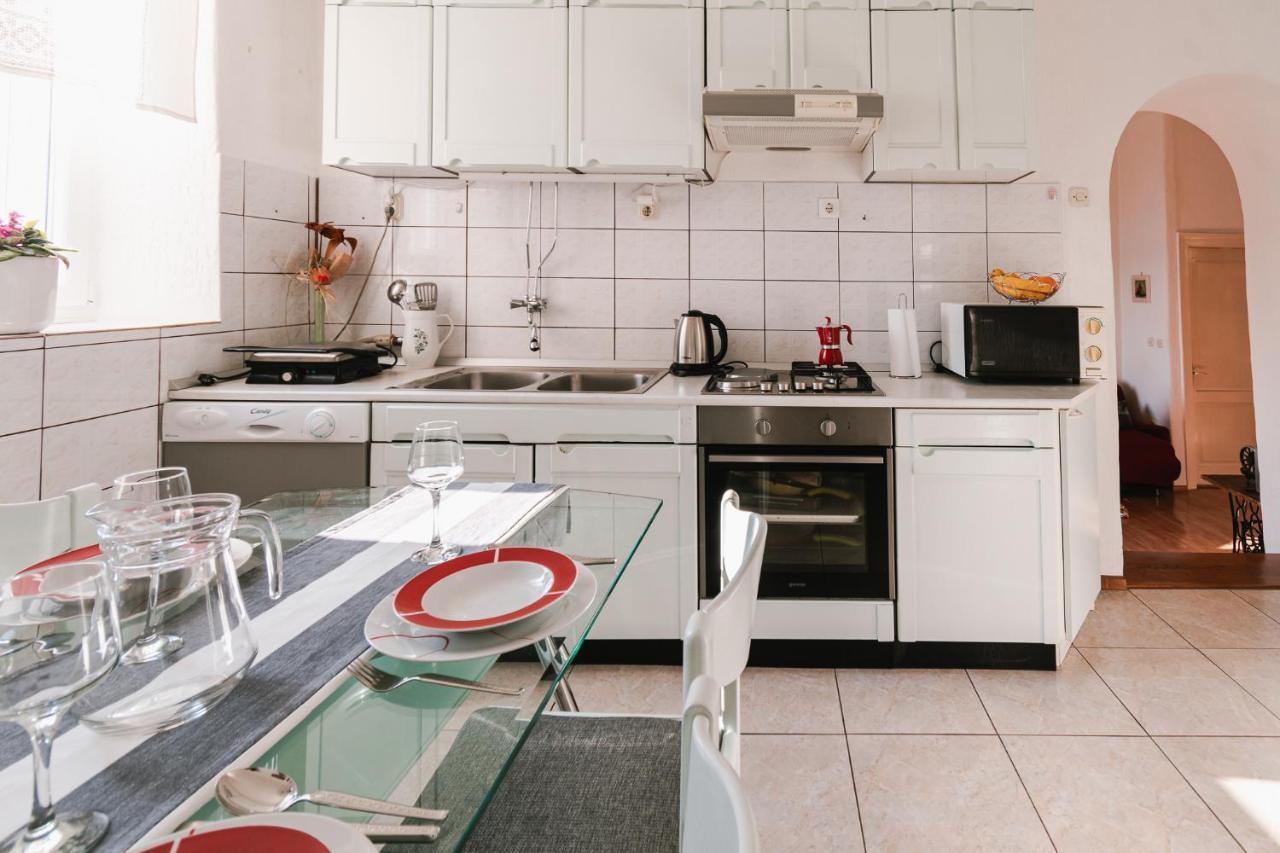 שיבניק Arya Apartment מראה חיצוני תמונה