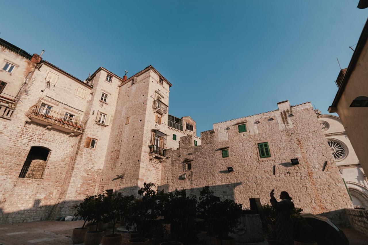 שיבניק Arya Apartment מראה חיצוני תמונה
