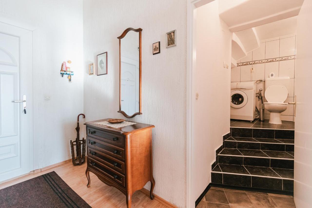 שיבניק Arya Apartment מראה חיצוני תמונה